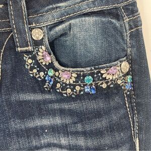 Miss Me Signature Crop Skinny.